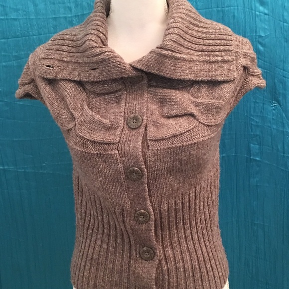 Swan Collection by s. Oliver Sweater Size 6 - Picture 2 of 8